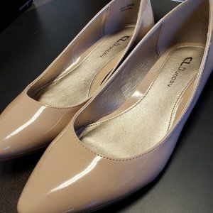 Beige Patent Leather Low Heel Almost-Flat Shoes - Size 10 - NIB - NEVER WORN